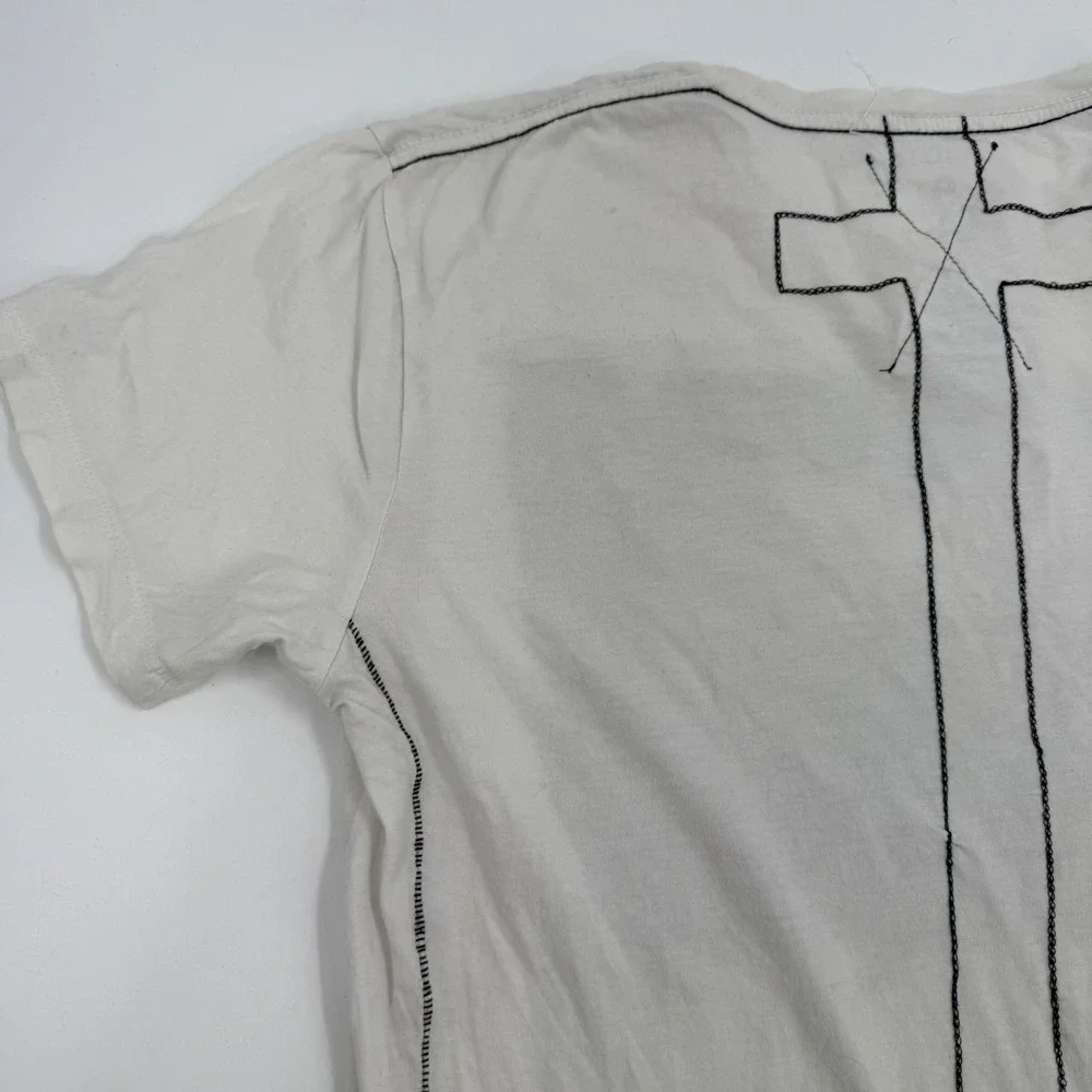 Religion Graphic Print T Shirt Mens Small Beige Tattoo Hand‎ Chain Portugal